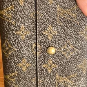 Sara LV Wallet Very Clean 499